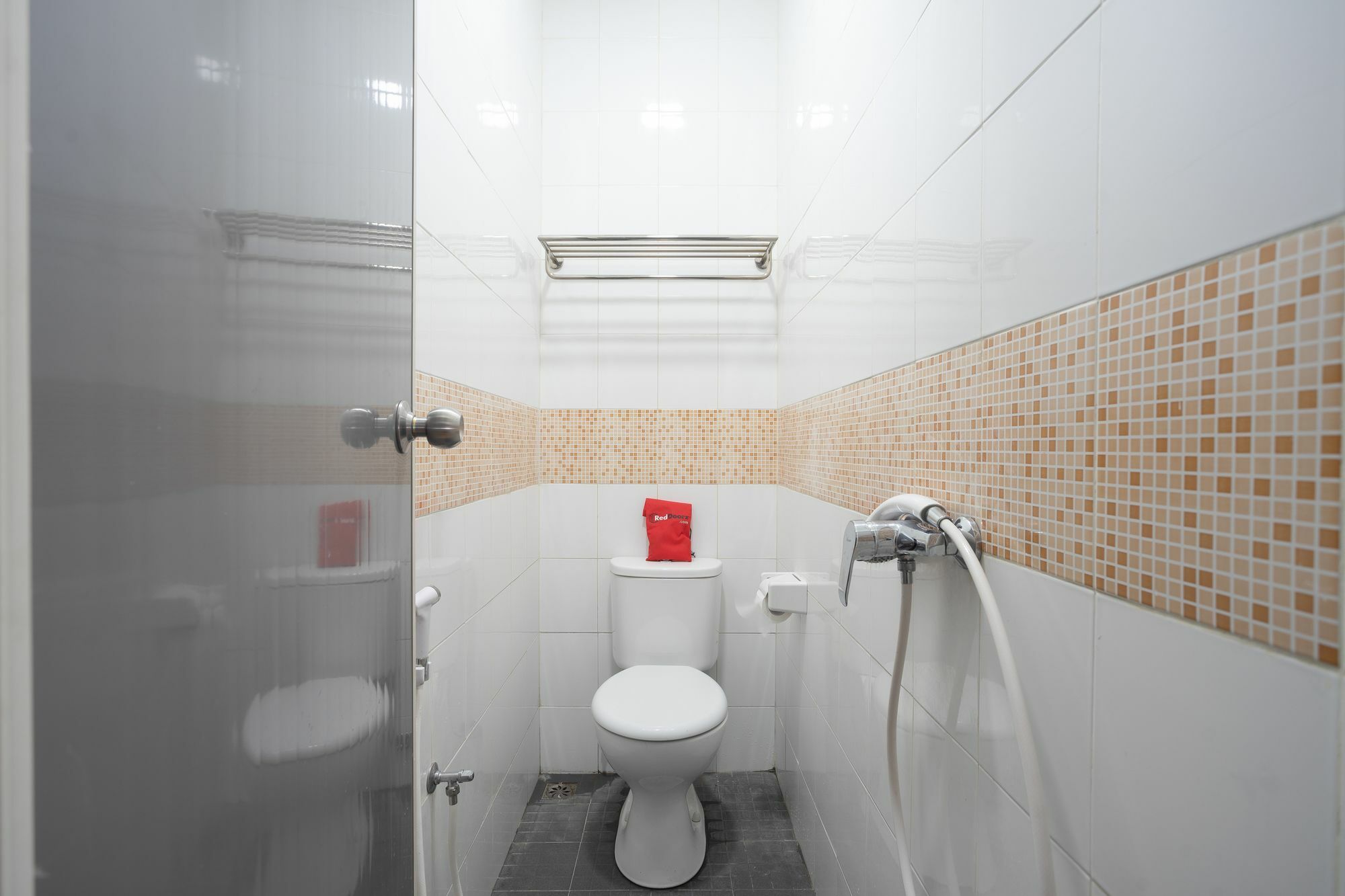 Reddoorz Plus @ Danau Sunter Utara Giacarta Esterno foto